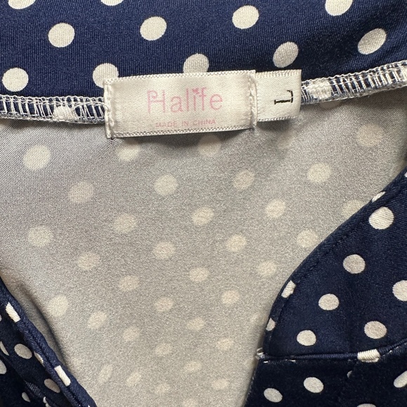 Blue Sleeveless Polkadot Blouse - Picture 3 of 4